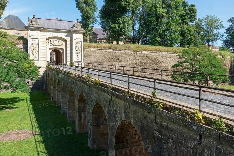 Porte de France, fortress gate, bridge, fortress wall, fortress moat, citadel, Vauban fortifications, UNESCO World Heritage Site, Longwy, Département Meurthe-et-Moselle, Grand Est, France