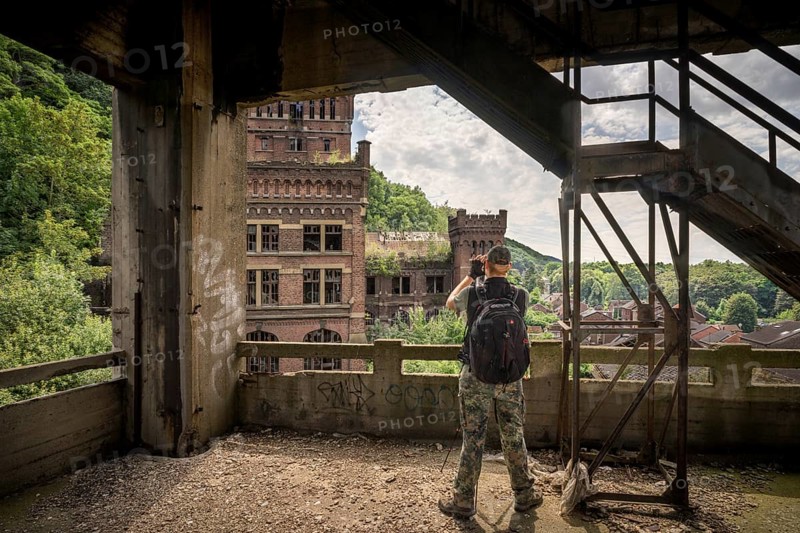Rico photographs the ruins of the Lost Place Hasard Cheratte, Hasard Cheratte, Lost Place, Visé, Province of Liège, Belgium