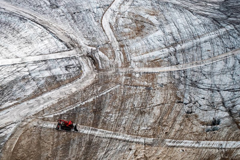 Snow groomer on Dachtstein, Dachtstein glacier, Styria, Austria