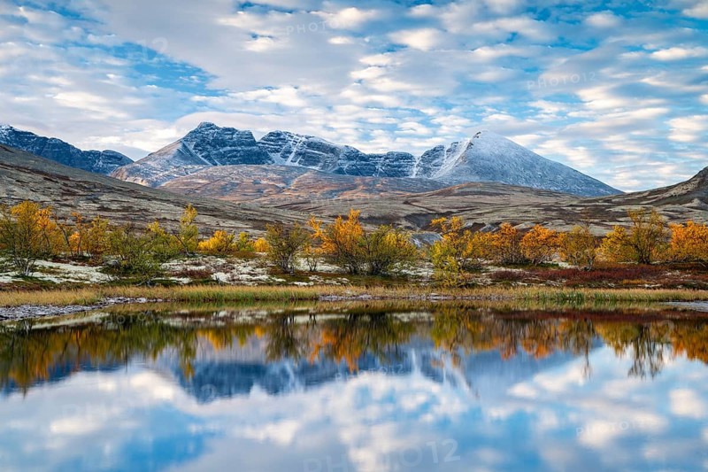 Autumn landscape in Rondane National Park, mountains Høgronden, Midtronden and Digerronden Dørålen, Dørålseter, Norway