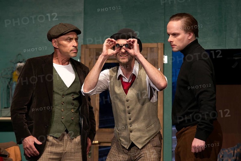 Silvio Hildebrandt (Dr Courtenay), Thilo Herrmann (Prof Marcus), Henning Wolff (Louis Harvey), LADYKILLERS, photo rehearsal on 29.09.2025 at the Berliner Kriminaltheater, Berlin, premiere: 15.10.2025
