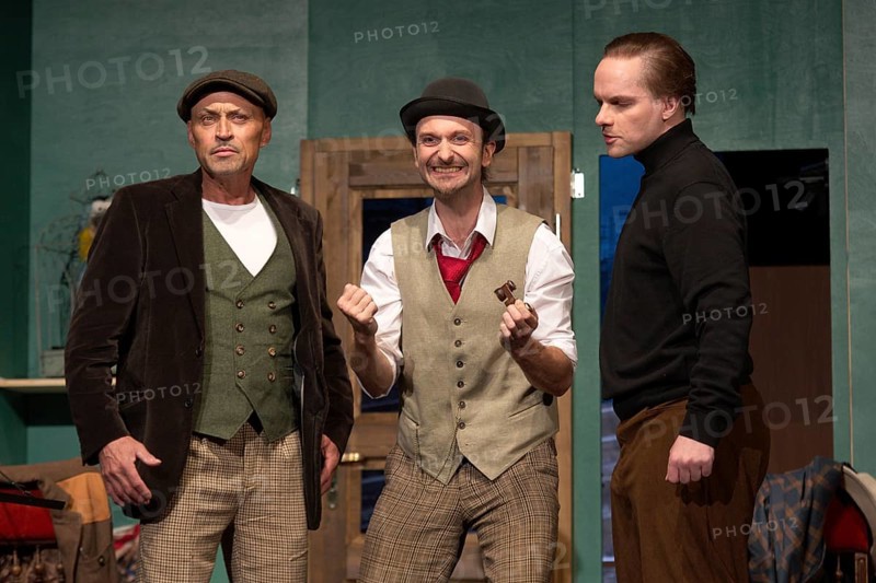 Silvio Hildebrandt (Dr Courtenay), Thilo Herrmann (Prof Marcus), Henning Wolff (Louis Harvey), LADYKILLERS, photo rehearsal on 29.09.2025 at the Berliner Kriminaltheater, Berlin, premiere: 15.10.2025
