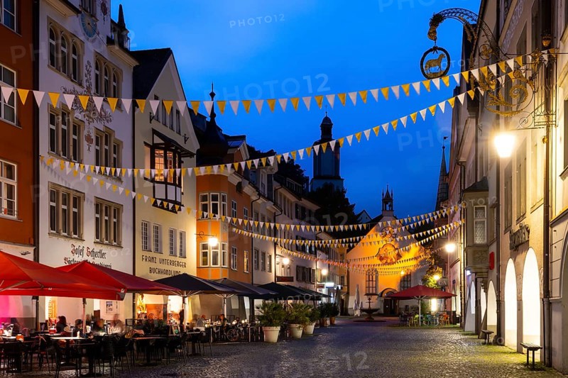 Historic houses, Häusergasse, fountain, sunshades, blue hour, St John's Church, market square, Feldkirch, Vorarlberg, Austria