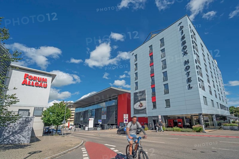 Blue sky, white clouds over the big-box-HOTEL at the Forum Allgäu, Kempten, Allgäu, Swabia, Germany