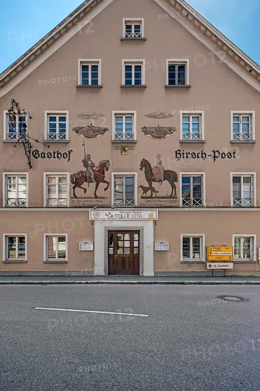 Former inn, Deer-Post with Lüftlmalerei, now La Dolce Vita Ristorante Pizzeria in Kisslegg, Allgäu, Baden-Württemberg, Germany