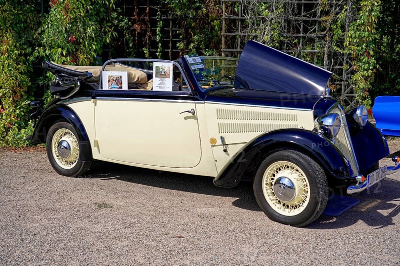 DKW, year of construction 1939, Oldtimer Classic, Gala International Concours d'Elegance Schwetzingen 2025, Germany, Europe, Classic cream-coloured convertible with open roof and restored bodywork