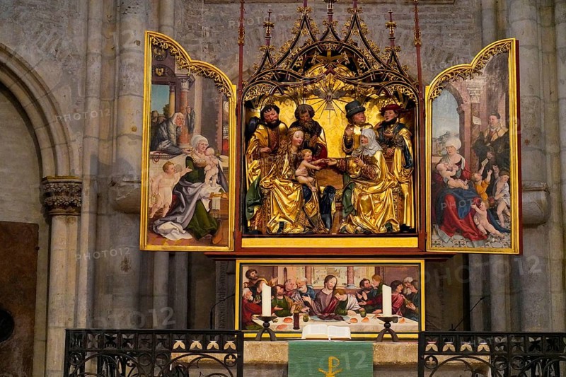 The interior of the largest Protestant church in Germany. It has the world's highest church tower, Ulm Minster, Germany, Europe, Gilded altar with religious paintings and figures in a church, Ulm