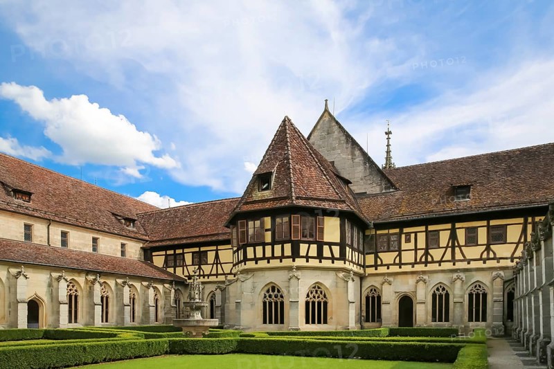 Bebenhausen Monastery, well house, half-timbered building, Gothic cloister, sacred building, historic building, architecture, former Cistercian abbey, medieval monastery, cloister garden, well, listed building, Bebenhausen district of the university town of Tübingen, Schönbuch, Baden-Württemberg, Germany