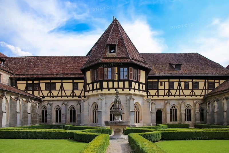 Bebenhausen Monastery, well house, half-timbered building, Gothic cloister, sacred building, historic building, architecture, former Cistercian abbey, medieval monastery, cloister garden, well, listed building, Bebenhausen district of the university town of Tübingen, Schönbuch, Baden-Württemberg, Germany