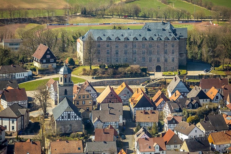 Aerial view, Rhoden in Diemelsee in Hesse, historic town centre with Rhoden Castle, transitional building from a castle complex to a castle, Rhoden Protestant Church. Diemelsee, district Waldeck-Frankenberg, North Hesse, Upland, Hesse, Germany, Diemelstadt, DEU, Europe, birds-eyes view, aerial view, aerial photography, aerial photography, overview, overview, bird's eye view