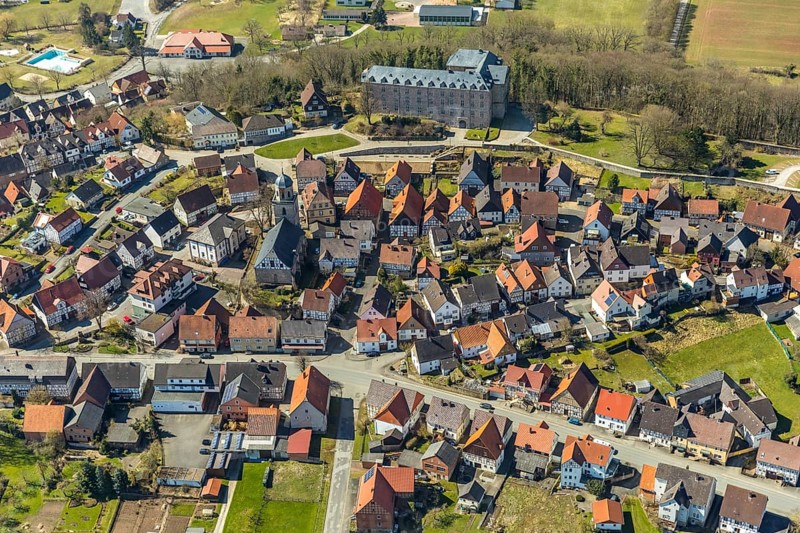 Aerial view, Rhoden in Diemelsee in Hesse, historic town centre with Rhoden Castle, transitional building from a castle complex to a castle, Rhoden Protestant Church. Diemelsee, district Waldeck-Frankenberg, North Hesse, Upland, Hesse, Germany, Diemelstadt, DEU, Europe, birds-eyes view, aerial view, aerial photography, aerial photography, overview, overview, bird's eye view