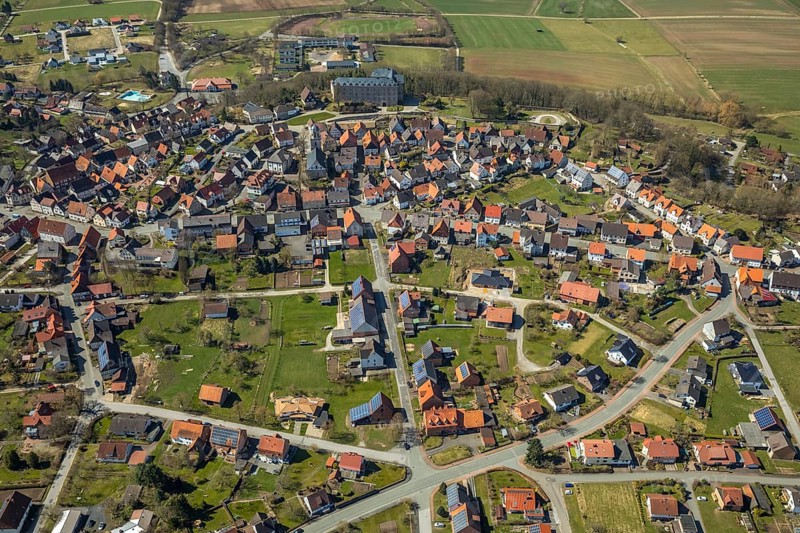 Aerial view, Rhoden in Diemelsee in Hesse, historic town centre with Rhoden Castle, transitional building from a castle complex to a castle, Rhoden Protestant Church. Diemelsee, district Waldeck-Frankenberg, North Hesse, Upland, Hesse, Germany, Diemelstadt, DEU, Europe, birds-eyes view, aerial view, aerial photography, aerial photography, overview, overview, bird's eye view