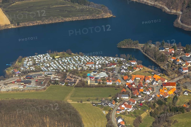 Aerial view, Heringhausen with reservoir, dam wall, hydroelectric power station and equalising reservoir existing dam Diemel dam, camping sites, in Diemelsee in Hesse. Diemelsee, district Waldeck-Frankenberg, North Hesse, Upland, Hesse, Germany, Diemelsee, DEU, Europe, birds-eyes view, aerial view, aerial photography, aerial photography, overview, overview, bird's eye view