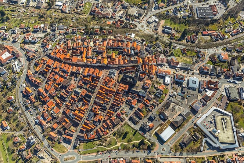 Aerial view, town centre of Wildungen with Protestant church on the town hill, in Bad Wildungen in Hesse. Bad Wildungen, spa centre and state bath in the district of Waldeck-Frankenberg, North Hesse, Hesse, Germany, Bad Wildungen, DEU, Europe, birds-eyes view, aerial view, aerial photography, aerial photography, overview, bird's eye view