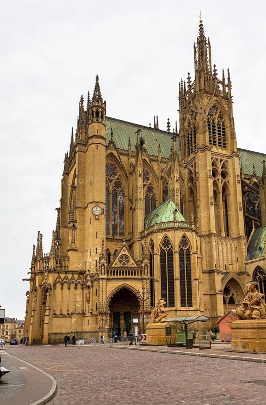 Scenery around the the Cathedral of Saint Stephen in Metz, a city in the Lorraine region in France