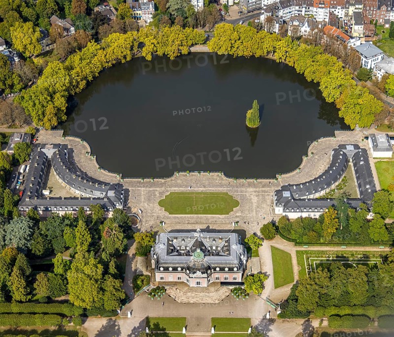 Aerial view, Benrath Castle with castle park and castle pond, Benrath, Düsseldorf, Ruhr area, North Rhine-Westphalia, Germany, DE, monument protection, Europe, aerial view, aerial photography, aerial photography, nature reserve, park, castle, pond, overview, bird's-eye view, bird's-eye view, overview
