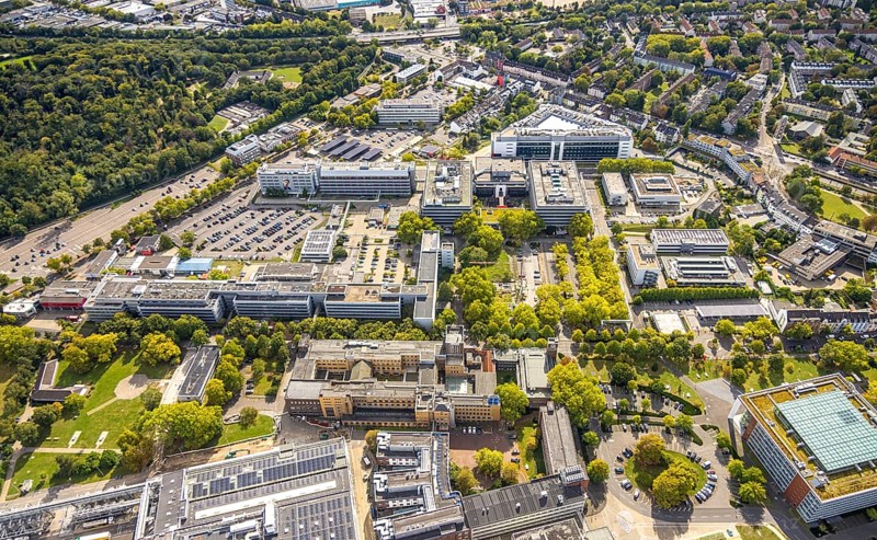 Aerial view, Henkel chemical plant area, industrial area, Holthausen, Düsseldorf, Ruhr area, North Rhine-Westphalia, Germany, DE, Europe, commercial enterprise, commercial area, commercial park, commercial site, commercial use, industrial area, industrial site, aerial photograph, aerial photography, aerial photography, overview, bird's-eye view, bird's-eye view, overview