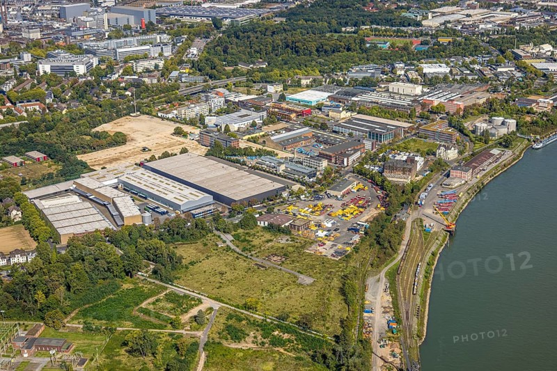 Aerial view, commercial area Am Trippelsberg, Reisholzer Hafen m river Rhine, Holthausen, Düsseldorf, Ruhr area, North Rhine-Westphalia, Germany, DE, Europe, commercial enterprise, commercial space, commercial area, commercial property, commercial location, commercial use, industrial area, industrial location, aerial photograph, aerial photography, aerial photography, overview, bird's-eye view, birds-eyes view, overview