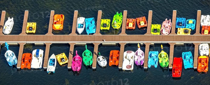 Aerial view, sailing boats at a jetty on the Unterbacher See at the campsite north, Unterbach, Düsseldorf, Ruhr area, North Rhine-Westphalia, Germany, boats, DE, Europe, aerial view, aerial photography, aerial photography, overview, bird's-eye view, overview