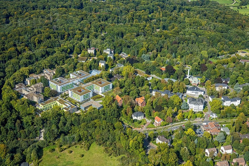 Aerial view, LVR Klinikum Düsseldorf für Psychiatrie und Psychotherapie, Kliniken der Heinrich-Heine-Universität Düsseldorf, Ludenberg, Düsseldorf, Ruhr Area, North Rhine-Westphalia, Deutschland, DE, Europa, Gesundheitswesen, Hospital, Klinik, Klinikum, Krankenanstalt, Krankenhaus, Luftaufnahme, Luftbildfotografie, Luftfotografie, Medizinische Einrichtung, Medizinische Hilfe, Übersicht, Vogelperspektive, birds-eyes view, overview, Ärztliche Versorgung