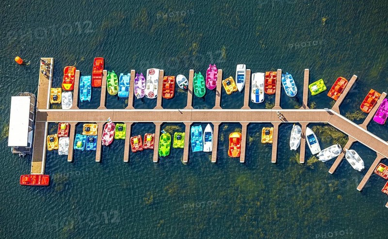 Aerial view, colourful pedal boats at a jetty on the Unterbacher See at the campsite north, Unterbach, Düsseldorf, Ruhr area, North Rhine-Westphalia, Germany, boats, DE, Europe, aerial view, aerial photography, aerial photography, overview, bird's-eye view, overview