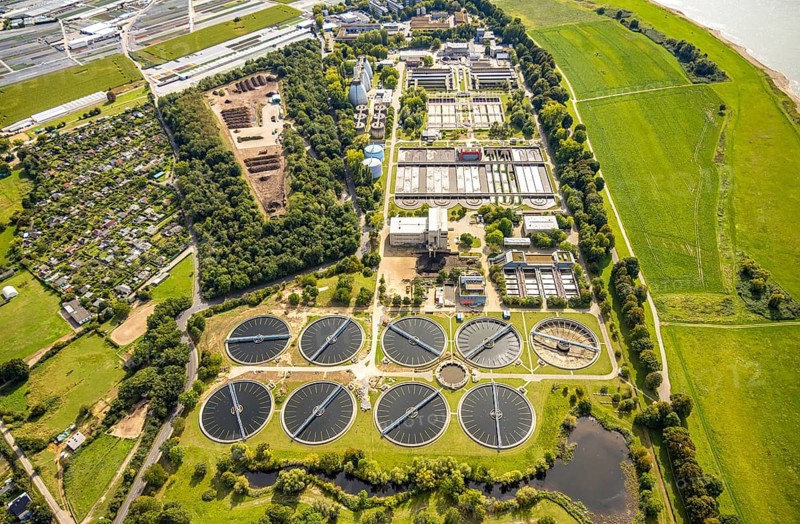Aerial photo, sewage treatment plant, sewage treatment plant Düsseldorf-Süd, Hamm, Düsseldorf, Ruhr area, North Rhine-Westphalia, Germany, DE, Europe, sewage treatment plant, sewage treatment plant, aerial photography, aerial photography, overview, bird's-eye view, overview