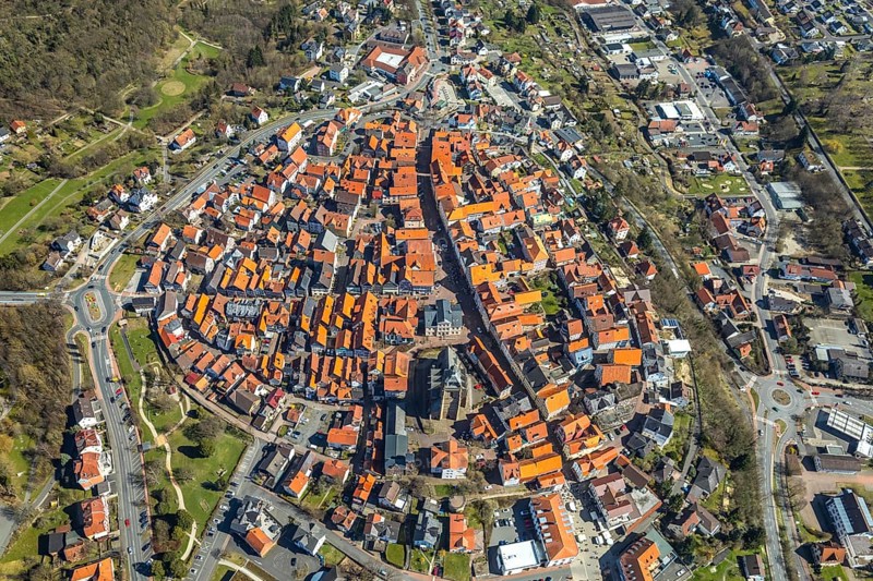 Aerial view, town centre of Wildungen with Protestant church on the town hill, in Bad Wildungen in Hesse. Bad Wildungen, spa centre and state bath in the district of Waldeck-Frankenberg, North Hesse, Hesse, Germany, Bad Wildungen, DEU, Europe, birds-eyes view, aerial view, aerial photography, aerial photography, overview, bird's eye view