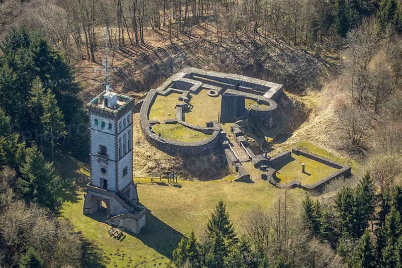 Aerial view, Burg Eisenberg is the ruin of a hilltop castle near Goldhausen in Korbach, Georg-Viktor-Turm on the Eisenberg, district town Korbach, district Waldeck-Frankenberg in Hesse, Germany, Europe, birds-eyes view, aerial view, aerial photography, aerial photography, overview, overview, bird's eye view, core castle, gate bridge, Renaissance building, castle chapel, castle, foundation walls, rampart, moat
