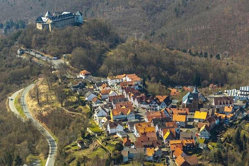 Aerial view, Waldeck with the castle-like castle Waldeck in Waldeck in Hesse. Waldeck, Waldeck Castle on the Eder, Hesse, Germany, Waldeck, DEU, Europe, birds-eyes view, aerial view, aerial photography, aerial photography, overview, bird's eye view