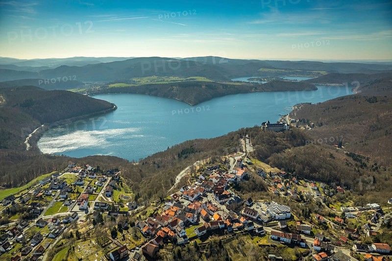Aerial view, Waldeck with the castle-like castle complex Schloss Waldeck in Waldeck with the Edersee in the background in Hesse. Waldeck, Waldeck Castle on the Eder, Hesse, Germany, Waldeck, DEU, Europe, birds-eyes view, aerial view, aerial photography, aerial photography, overview, bird's-eye view