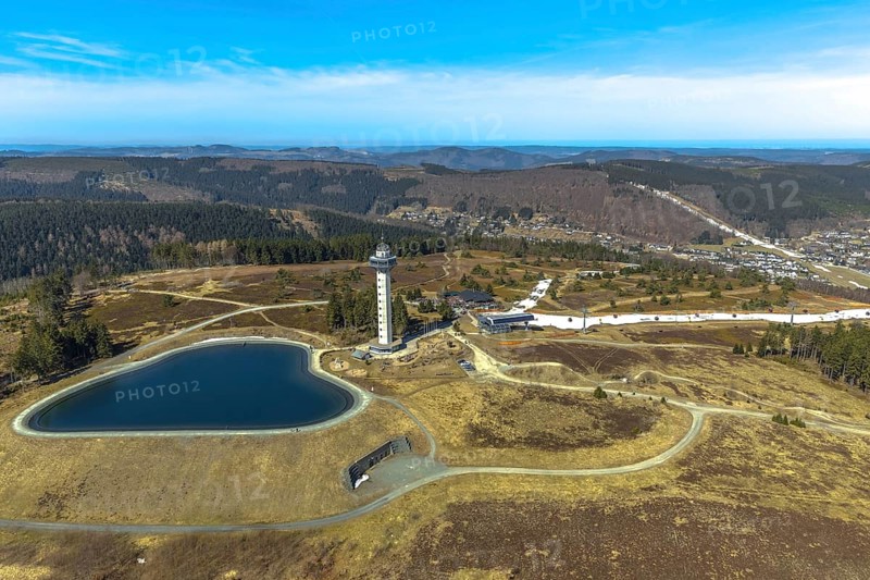 Aerial view, Ettelsberg with Ettelsturm, Hochheideturm, Ettelsberg-See, Siggis Hütte, cosy mountain inn at the cable car stop, in Willingen in Hesse. Willingen (Upland), district Waldeck-Frankenberg in Hesse, Hesse, Germany, Willingen (Upland), DEU, Europe, birds-eyes view, aerial view, aerial photography, aerial photography, overview, overview, bird's eye view