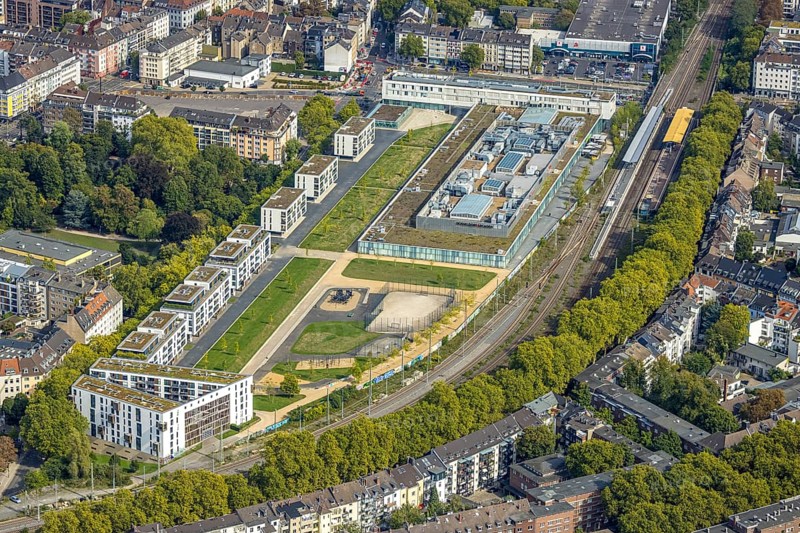 Aerial view, Düsseldorf Arcaden shopping centre, Düsseldorf Arcaden residential area Bachstraße with playground and Contipark multi-storey car park, Unterbilk, Düsseldorf, Ruhr area, North Rhine-Westphalia, Germany, DE, Europe, aerial view, aerial photography, aerial photography, overview, bird's-eye view, overview