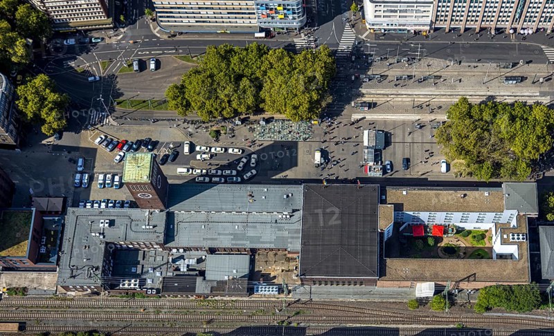 Aerial view, station building, station forecourt, main station, Konrad-Adenauer-Platz, city centre, Düsseldorf, Ruhr area, North Rhine-Westphalia, Germany, DE, Europe, aerial view, aerial photography, aerial photography, overview, bird's-eye view, overview