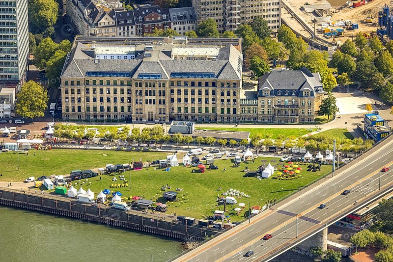 Aerial view, event with pavilions of the meadow at the state chancellery of North Rhine-Westphalia, Carlstadt, Düsseldorf, Ruhr area, North Rhine-Westphalia, Germany, Apollo-Platz, authority, Bernhard Paul organiser, DE, Europe, events, culture, art, aerial photography, aerial photography, aerial photography, theatre, overview, event centre, bird's-eye view, birds-eyes view, cultural use, overview