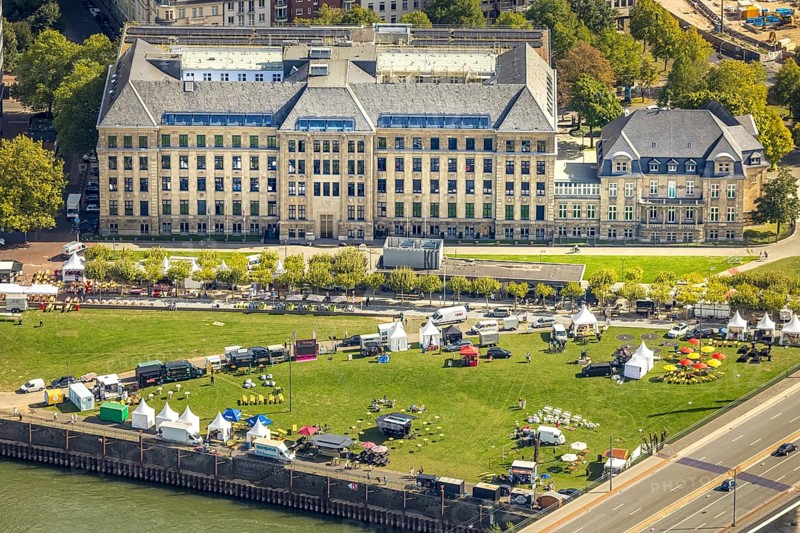 Aerial view, event with pavilions on the meadow at the State Chancellery of North Rhine-Westphalia, Carlstadt, Düsseldorf, Ruhr area, North Rhine-Westphalia, Germany, Apollo-Platz, authority, Bernhard Paul organiser, DE, Europe, events, culture, art, aerial photography, aerial photography, aerial photography, theatre, overview, event centre, bird's-eye view, bird's-eye view, cultural use, overview