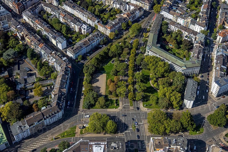 Aerial view, park and street crossing Prinz-Georg-Straße with Vagedesstraße, bus stop D-Schloss Jägerhof, Pempelfort, Düsseldorf, Ruhr area, North Rhine-Westphalia, Germany, DE, Europe, crossing area, aerial view, aerial photography, aerial photography, street traffic, overview, bird's eye view, bird's eye view, overview