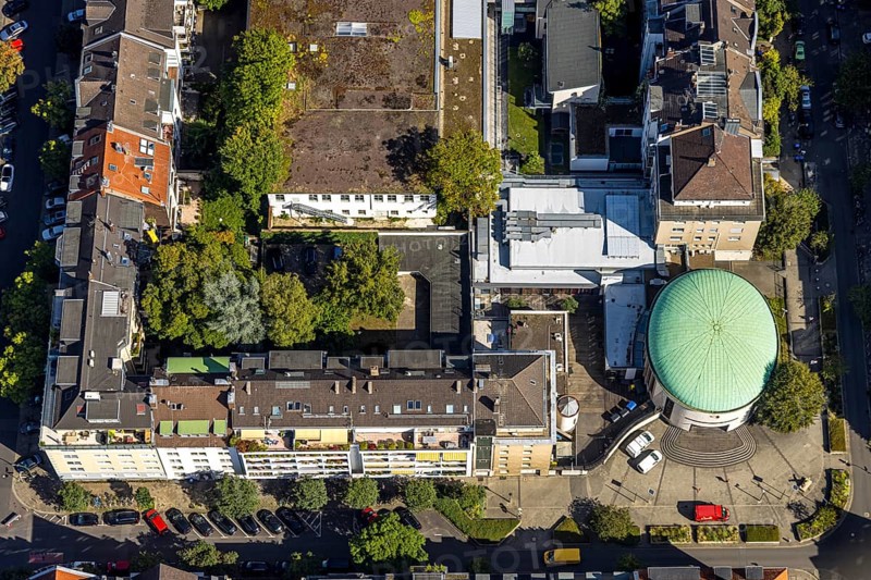 Aerial view, Jewish community Düsseldorf synagogue, Sabra Düsseldorf, residential buildings Mauerstraße, Golzheim, Düsseldorf, Ruhr area, North Rhine-Westphalia, Germany, DE, Europe, place of worship, property tax, real estate, church, aerial view, aerial photography, aerial photography, religion, overview, bird's-eye view, residential area, living and living, residential area, residential quality, residential area, residential estate, residential district, birds-eyes view, overview