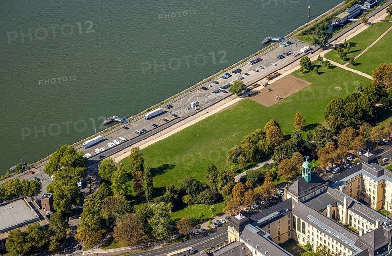 Aerial view, Rheinpark Golzheim and Rhine promenade, roof dome with eagle figure tower of the district government Düsseldorf, Niederkassel, Düsseldorf, Ruhr area, North Rhine-Westphalia, Germany, inland navigation, bridge, DE, Europe, river, aerial view, aerial photography, aerial photography, road traffic, overview, bird's-eye view, overview