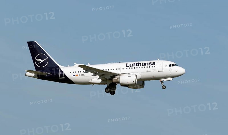 A Lufthansa CityLine Airbus A319 takes off, Schönefeld, 28/09/2025, Schönefeld, Brandenburg, Germany