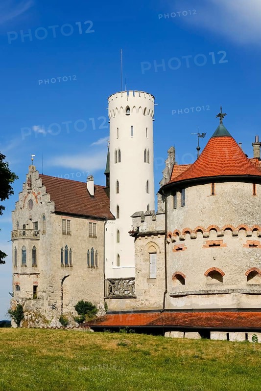 Lichtenstein Castle, fairytale castle of Württemberg, romantic fairytale castle on the eaves of the Swabian Alb, historicism, architecture, new building 1840-1842, according to plans by the architect Carl Alexander Heideloff, 19th century, Honau, municipality of Lichtenstein, Baden-Württemberg, Germany