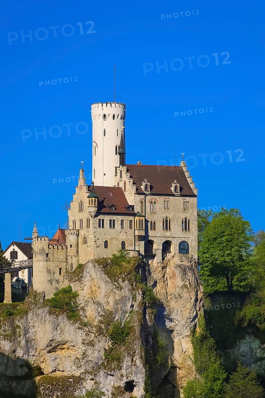 Lichtenstein Castle, fairytale castle of Württemberg, romantic fairytale castle on the eaves of the Swabian Alb, historicism, architecture, new building 1840-1842, according to plans by the architect Carl Alexander Heideloff, 19th century, Honau, municipality of Lichtenstein, Baden-Württemberg, Germany
