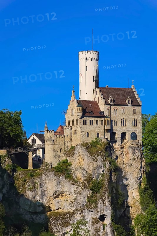 Lichtenstein Castle, fairytale castle of Württemberg, romantic fairytale castle on the eaves of the Swabian Alb, historicism, architecture, new building 1840-1842, according to plans by the architect Carl Alexander Heideloff, 19th century, Honau, municipality of Lichtenstein, Baden-Württemberg, Germany