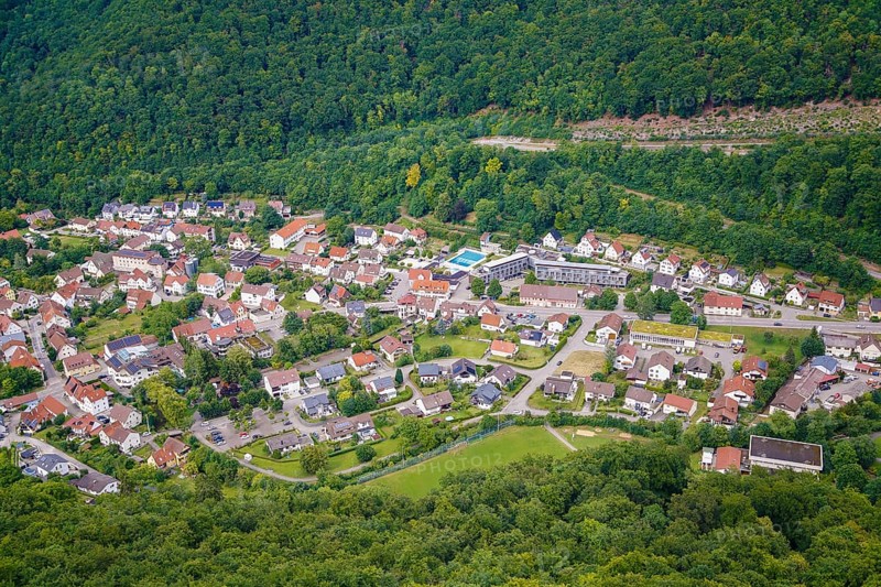 View of Honau, houses, streets, buildings, trees, outdoor swimming pool, Honau, municipality of Lichtenstein, Baden-Württemberg, Germany