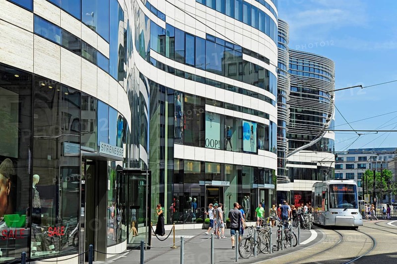 Kö-Bogen, modern architecture in urban renewal project, Düsseldorf, Rhineland, North Rhine-Westphalia, North Rhine-Westphalia, Germany