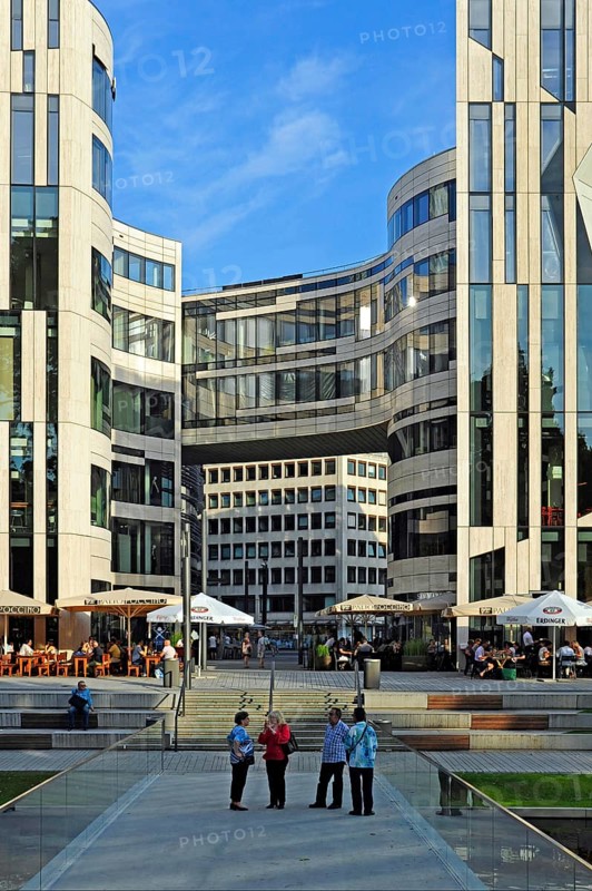 Kö-Bogen, modern architecture in urban renewal project, Düsseldorf, Rhineland, North Rhine-Westphalia, North Rhine-Westphalia, Germany