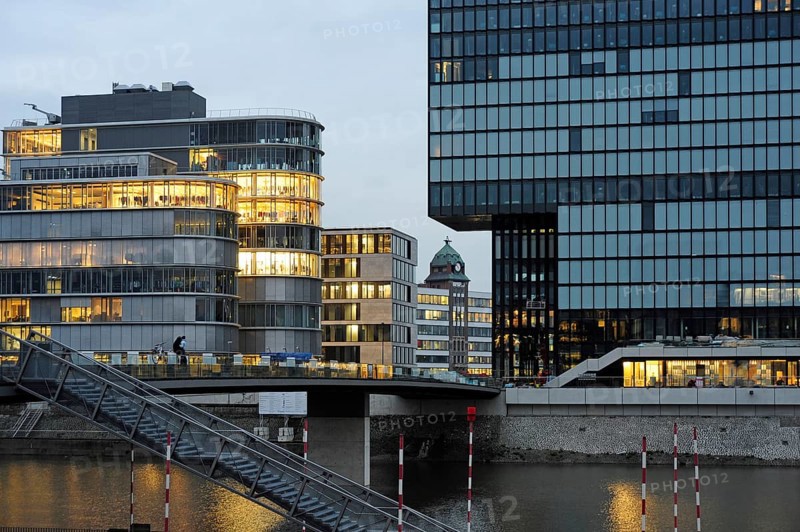 Modern architecture at the commercial harbour, Medienhafen, Düsseldorf, Rhineland, North Rhine-Westphalia, North Rhine-Westphalia, Germany