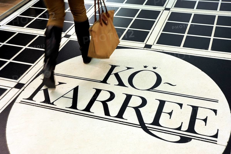 Kö-Karree, a passageway to the Kö-Galerie shopping centre on Königsallee, Düsseldorf, Rhineland, North Rhine-Westphalia, North Rhine-Westphalia, Germany
