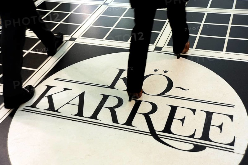 Kö-Karree, a passageway to the Kö-Galerie shopping centre on Königsallee, Düsseldorf, Rhineland, North Rhine-Westphalia, North Rhine-Westphalia, Germany