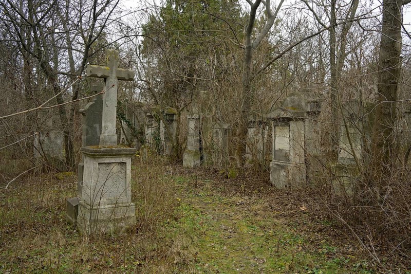 Sankt Marx Cemetery, old graves, Vienna