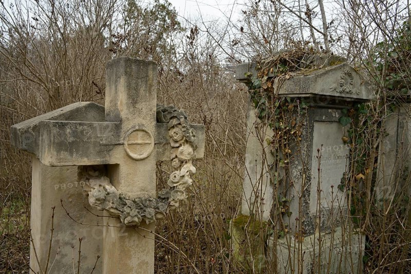 Sankt Marx Cemetery, old graves, Vienna